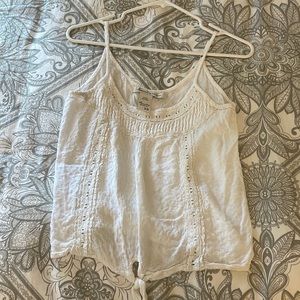Size xs beachy tank top with front tie